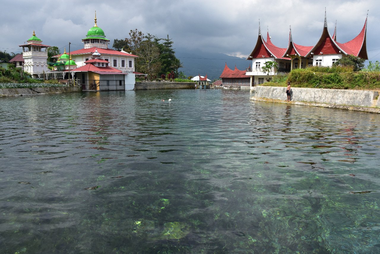 Kolam Alami Lubuk Cempong